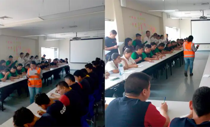 psicólogo evaluando monitoreo psicosocial